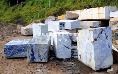 致敬:石材矿山开采,每一块荒料都来之不易