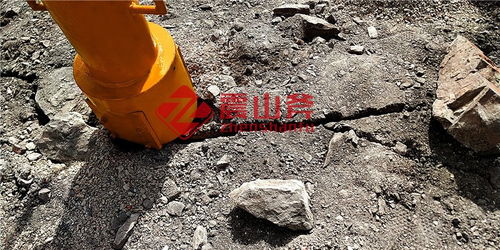 大理石开采设备型号有哪些 震山斧岩石劈石机公司 和政